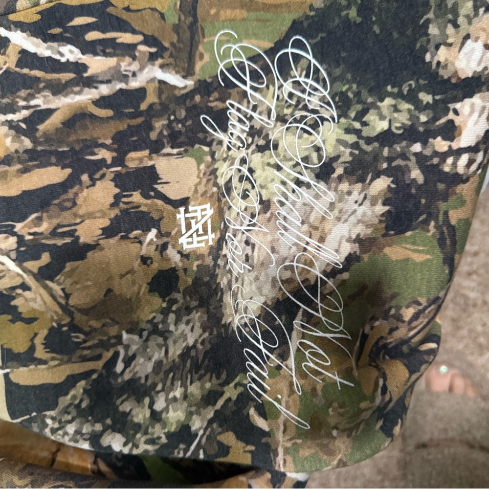 Women's Oversized Camo Sweatpants - Picture 4 of 6